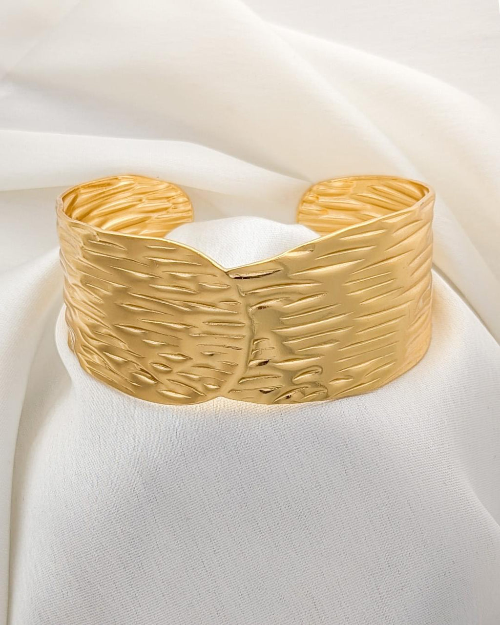 Aurora Luxe Cuff Bracelet - Slayshine
