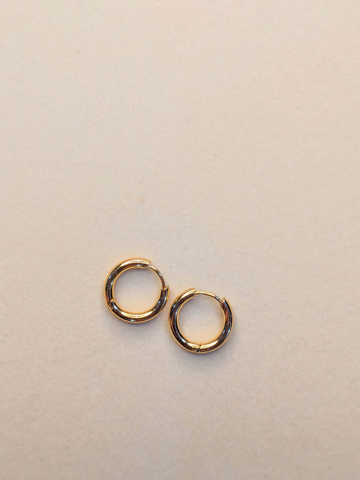Essential Gold Hoop Earrings - Slayshine