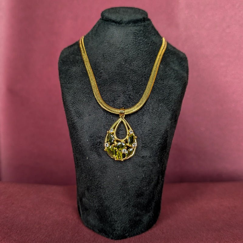 Green Olive Teardrop Cluster Necklace - Slayshine