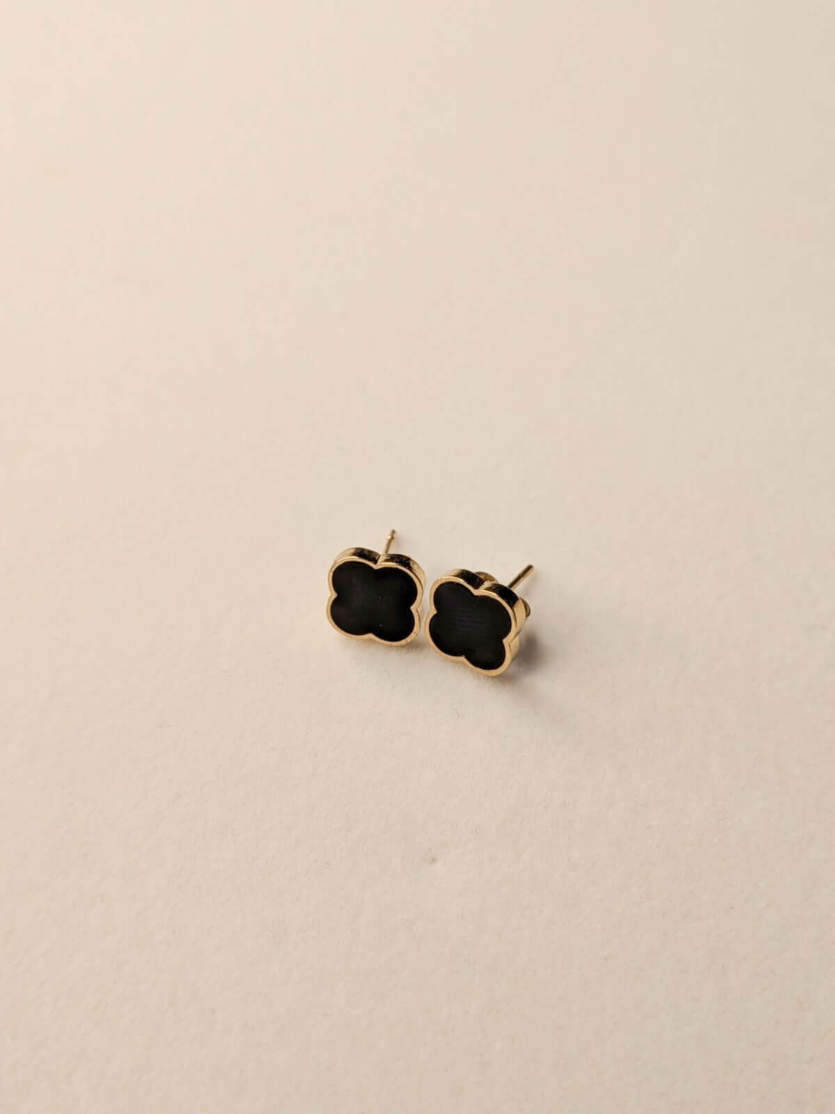 Midnight Clover Stud Earrings - Slayshine