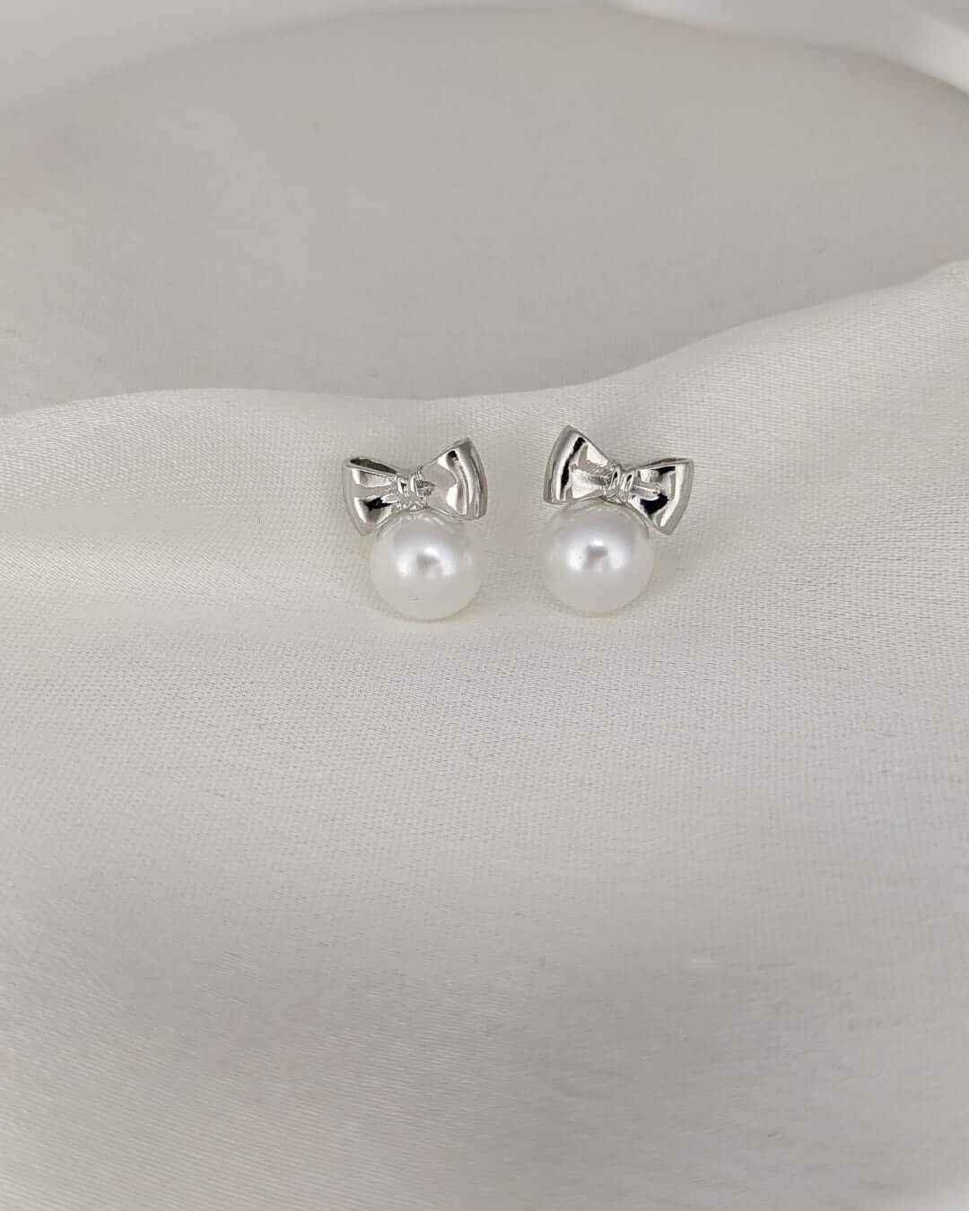 Pearl Bow Stud Earrings - Slayshine