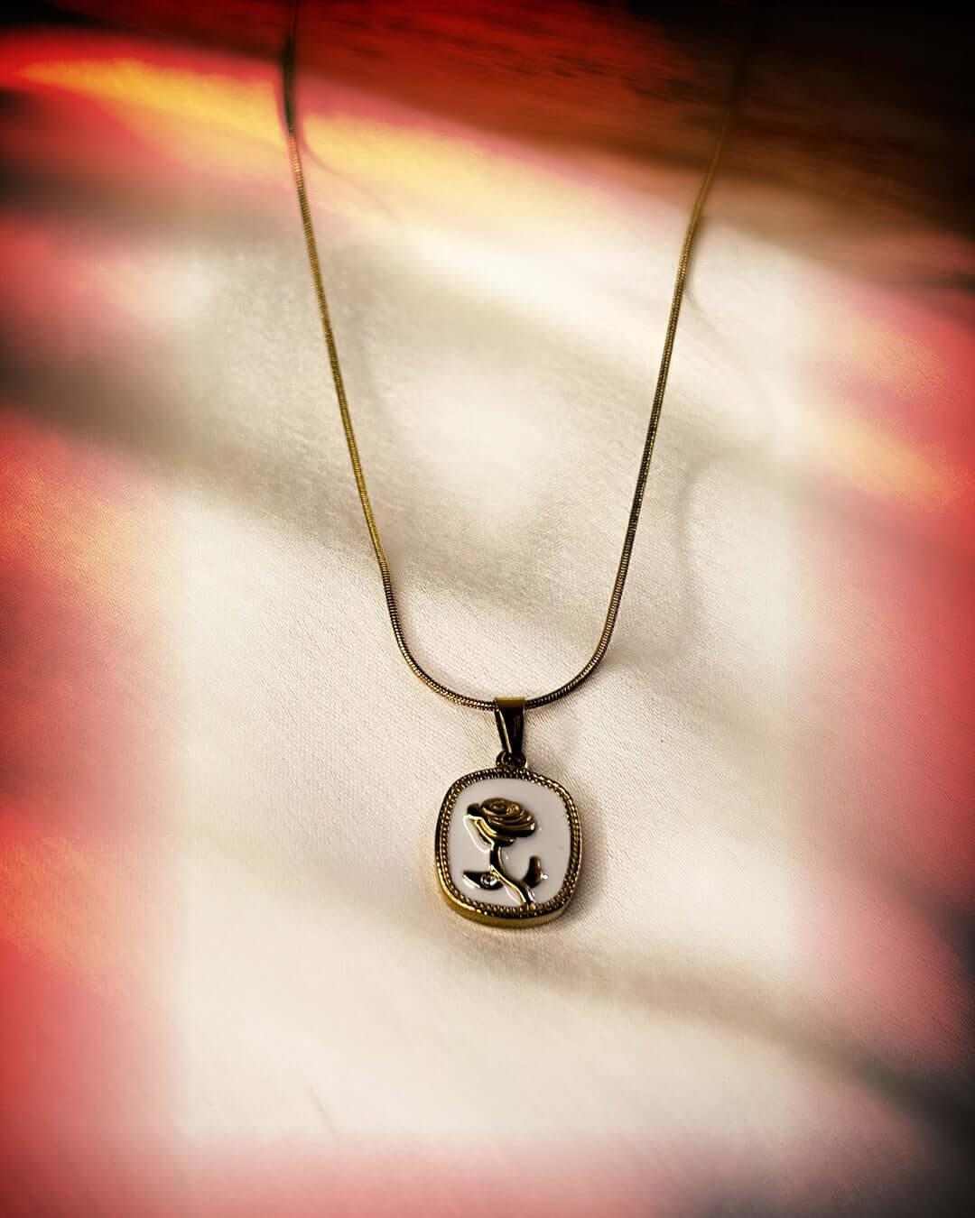 Rose Cameo Pendant Necklace - Slayshine